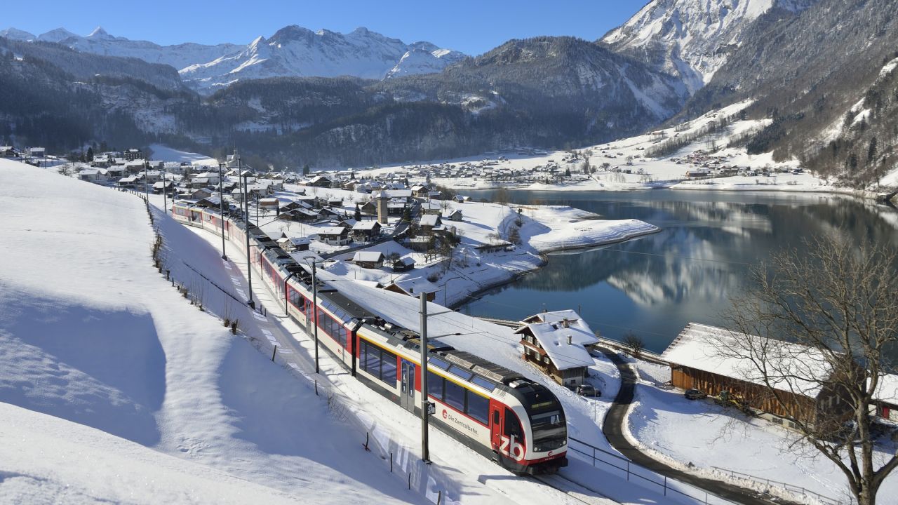 Train, Zentralbahn/ZB, Stanserhorn, Winter, Zentralschweiz, Lake